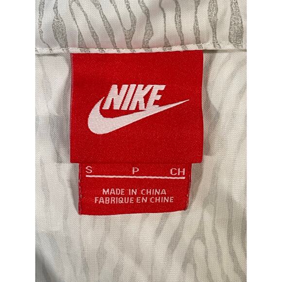 Nike White Gray Hooded Windbreaker Jacket S Zip Lightweight gorpcore athleisure - Picture 2 of 9